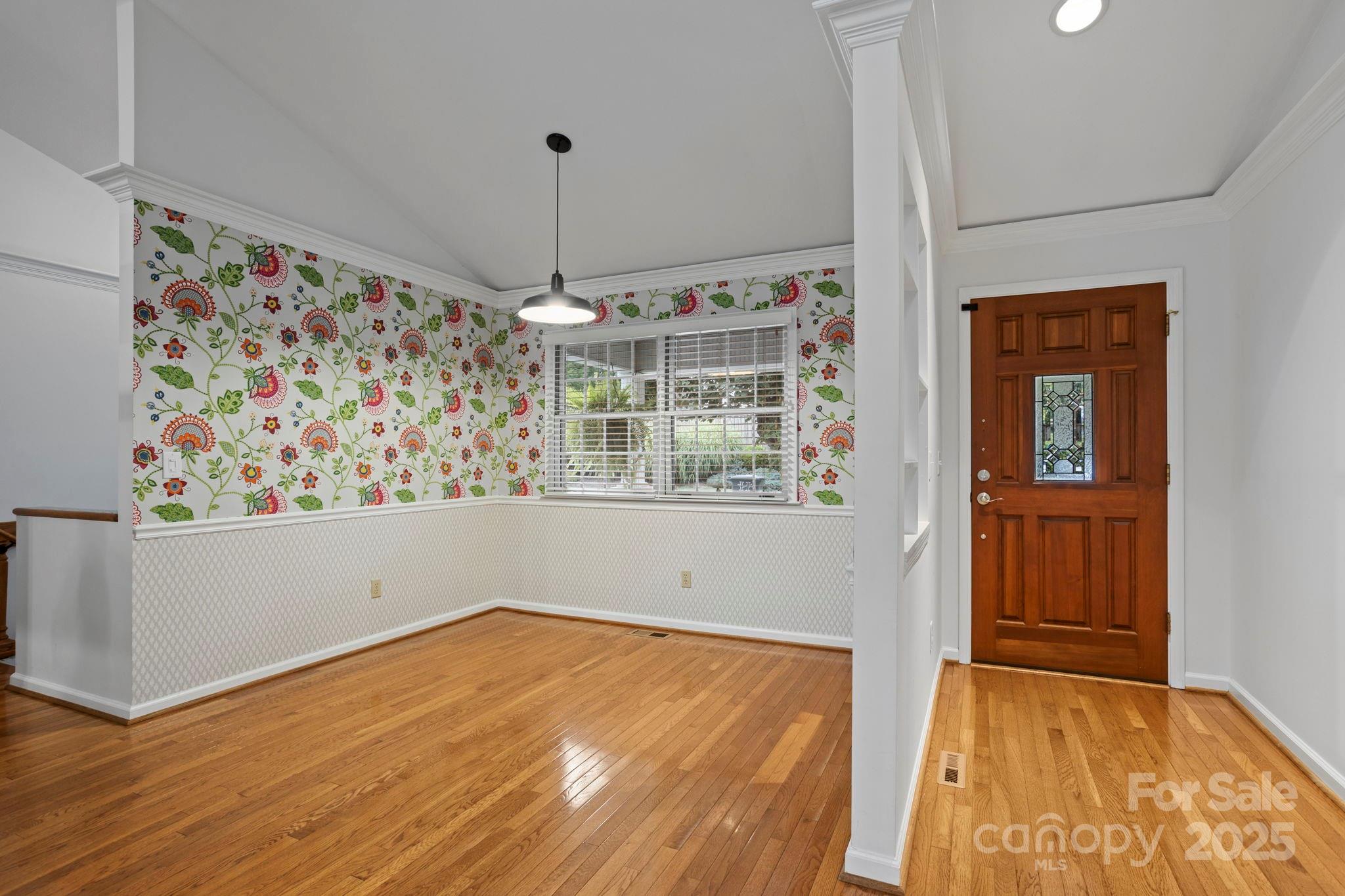 1007 Saddlebrook Drive