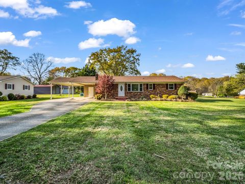 913 Webb Road Ellenboro NC 28040