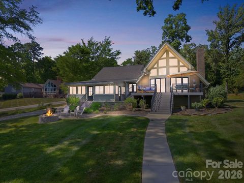 Photo of 450 Mainsail Road, Salisbury, NC 28146 (MLS # 4380287)
