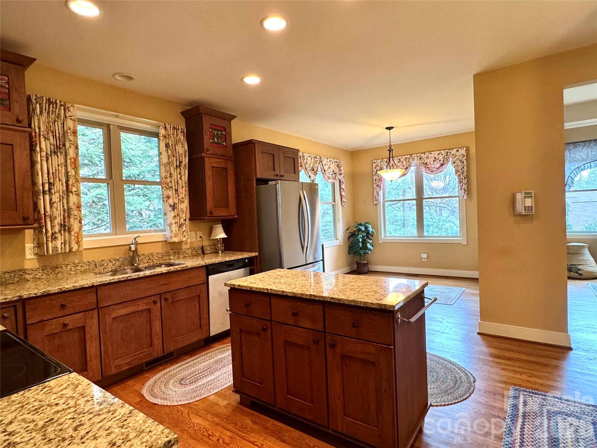 Dunroy On Rutledge - Residential