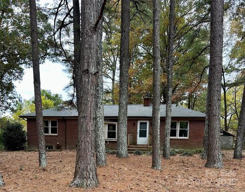 Photo of 38701 Cranford Road, New London, NC 28127 (MLS # 4328557)
