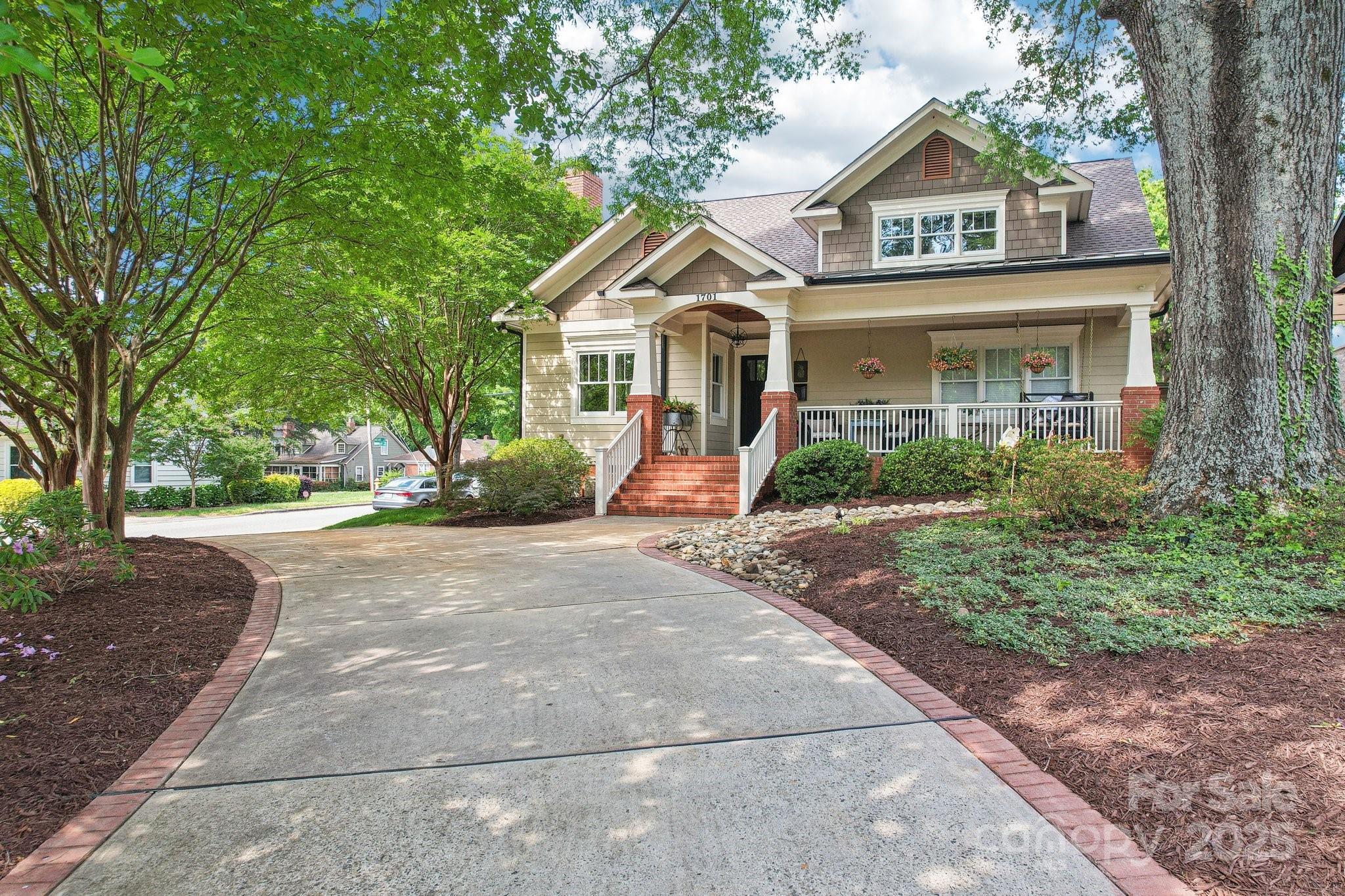 1701 Dearmon Drive