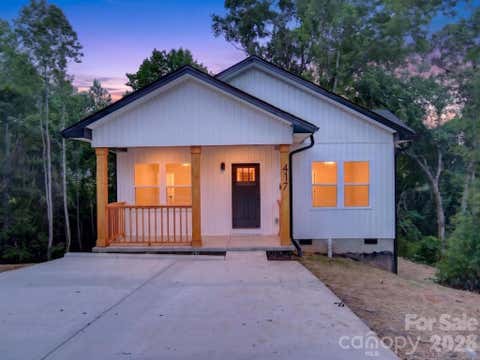 Photo of 417 8th street Drive SW, Hickory, NC 28602 (MLS # 4393188)