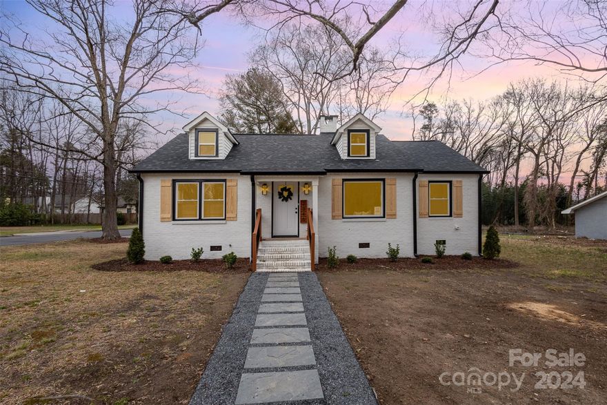 Come see this beautifully renovated 1 story home on a corner lot! Home has been completely updated with many upgrades including new flooring, new windows, upgraded kitchen and bathrooms. Roof, plumbing and HVAC has been replaced.  Kitchen features white shaker style cabinets with Quartz countertops and stainless steel appliances. 3 large bedrooms with ample closet storage.  Close proximity to Uptown, Matthews, and South Park area.  Come take a look at this beauty!