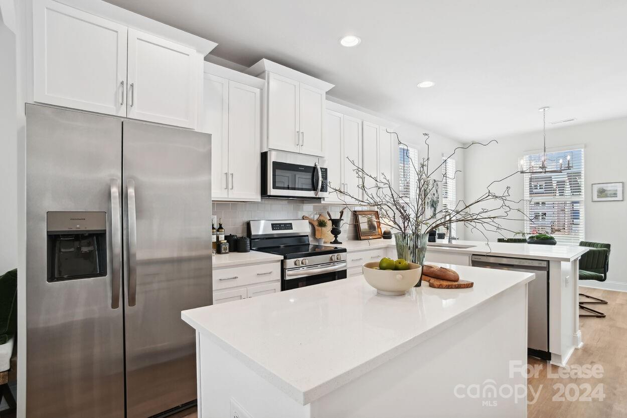 Charlotte, North Carolina 28212, United States, 2 Bedrooms Bedrooms, ,4 BathroomsBathrooms,Residential,Active,63700