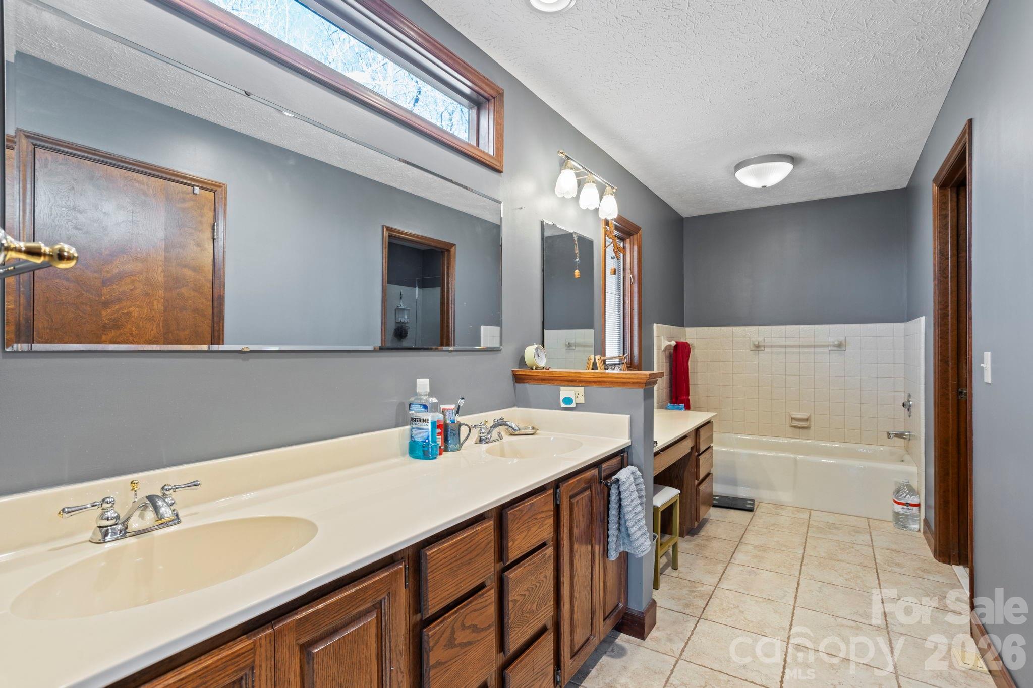 Hawthorn Hills - Residential