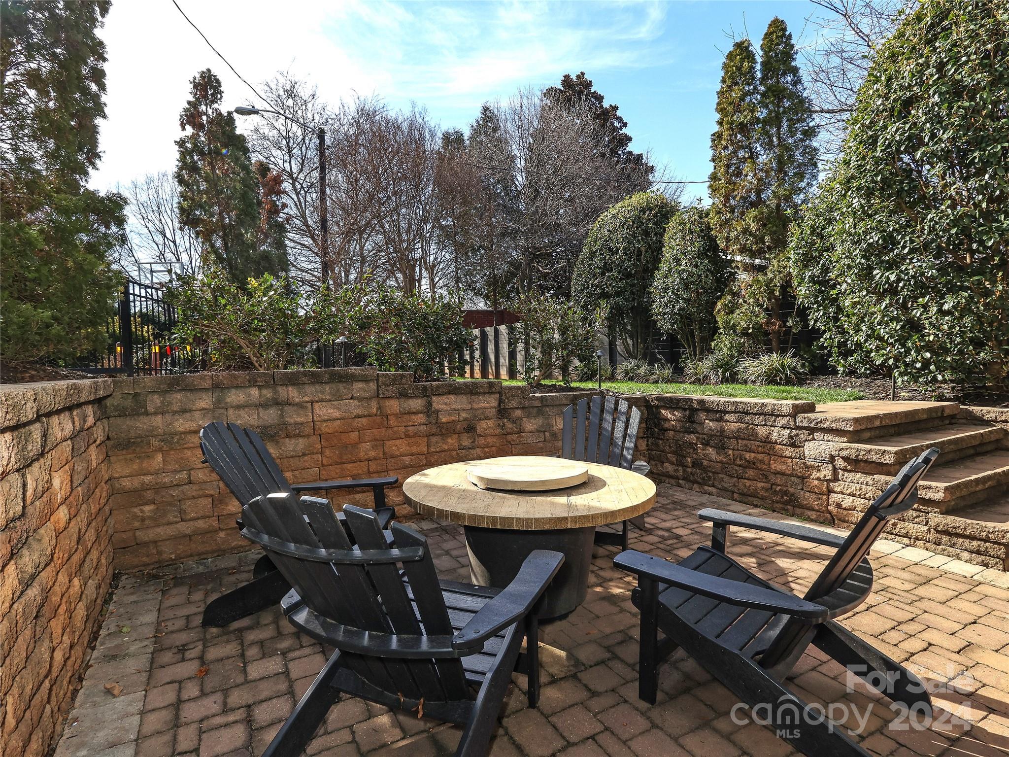 Elizabeth - Residential