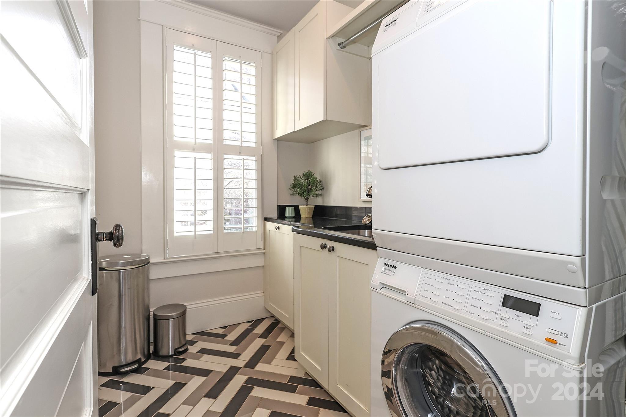 Elizabeth - Residential