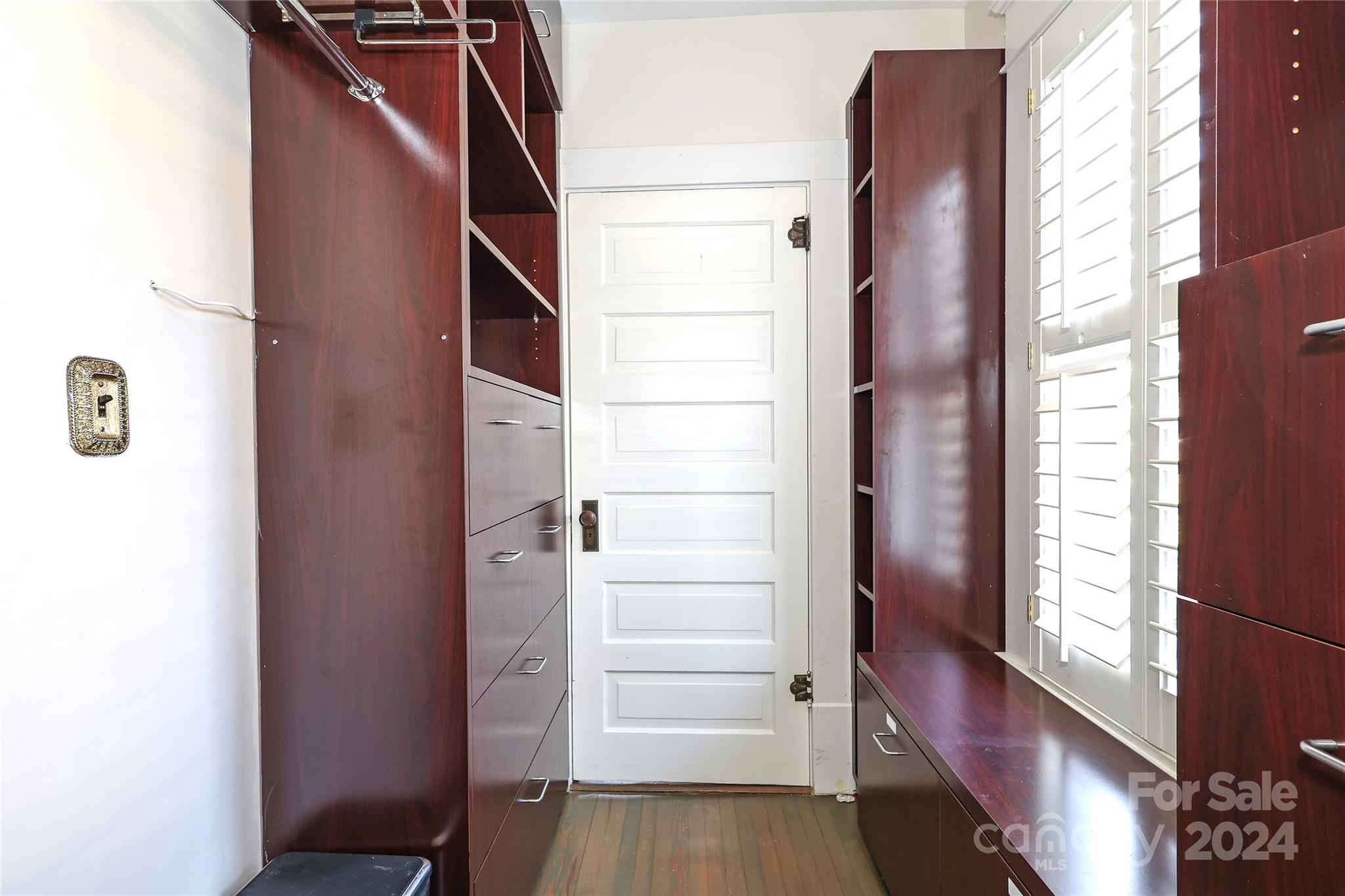 Elizabeth - Residential