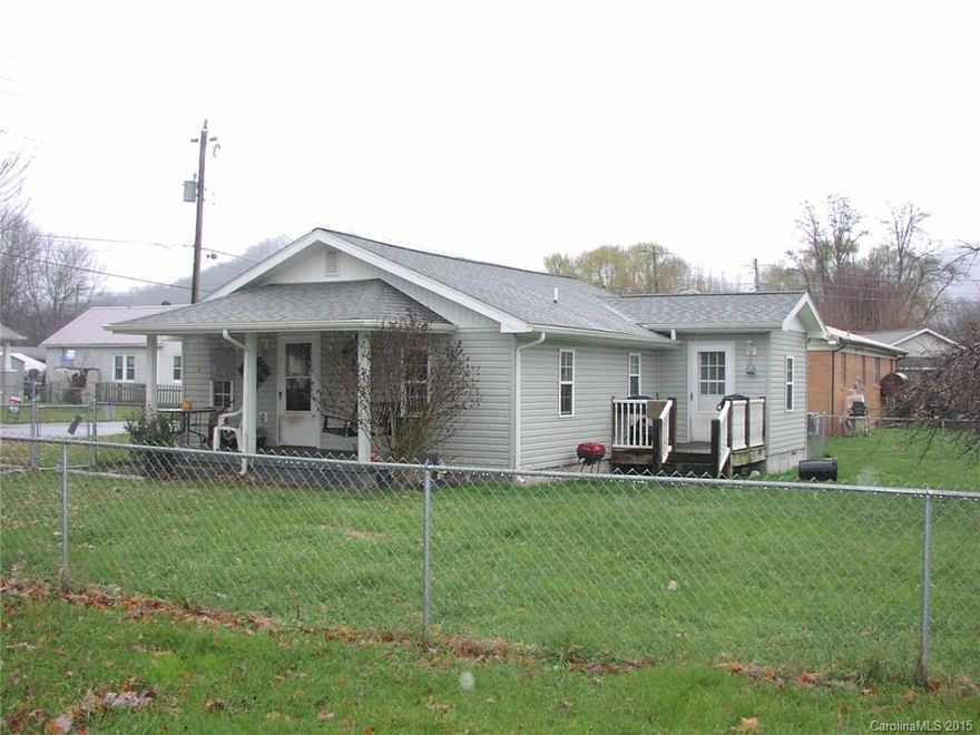 Cute affordable home on nice flat corner lot, walking distance to shopping, good level walkable neighborhood, Per owner home was remodeled a few years ago, new roof, new central heat/air, new vinyl siding, electric and plumbing