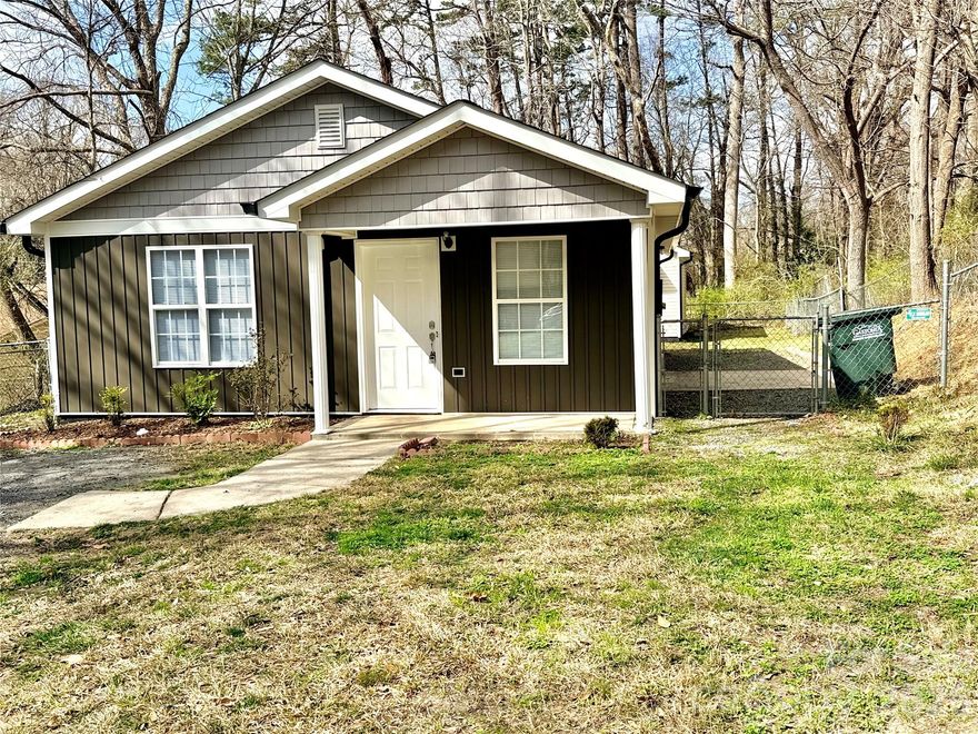 Welcome to 1910 Parkdale—a charming 3-bedroom, 1-bath home nestled on a .17-acre lot features fresh paint, new flooring, and carpet throughout. This beautiful property is completely move-in ready and perfect for first-time homebuyers or investors looking to grow their portfolio. Enjoy a spacious and inviting layout with plenty of natural light, a cozy living area, and a functional kitchen, and a big, beautiful backyard storage—perfect to use as a workshop, garden shed, or extra storage space—make this home both comfortable and practica. Conveniently located close to shopping, schools, and major routes, this home combines comfort, style, and opportunity. Don’t wait—homes like this sell fast! Schedule your showing today and make this gem yours.