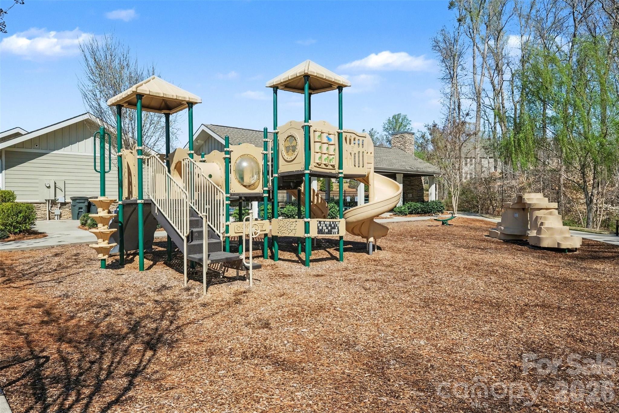 Queensbridge - Residential