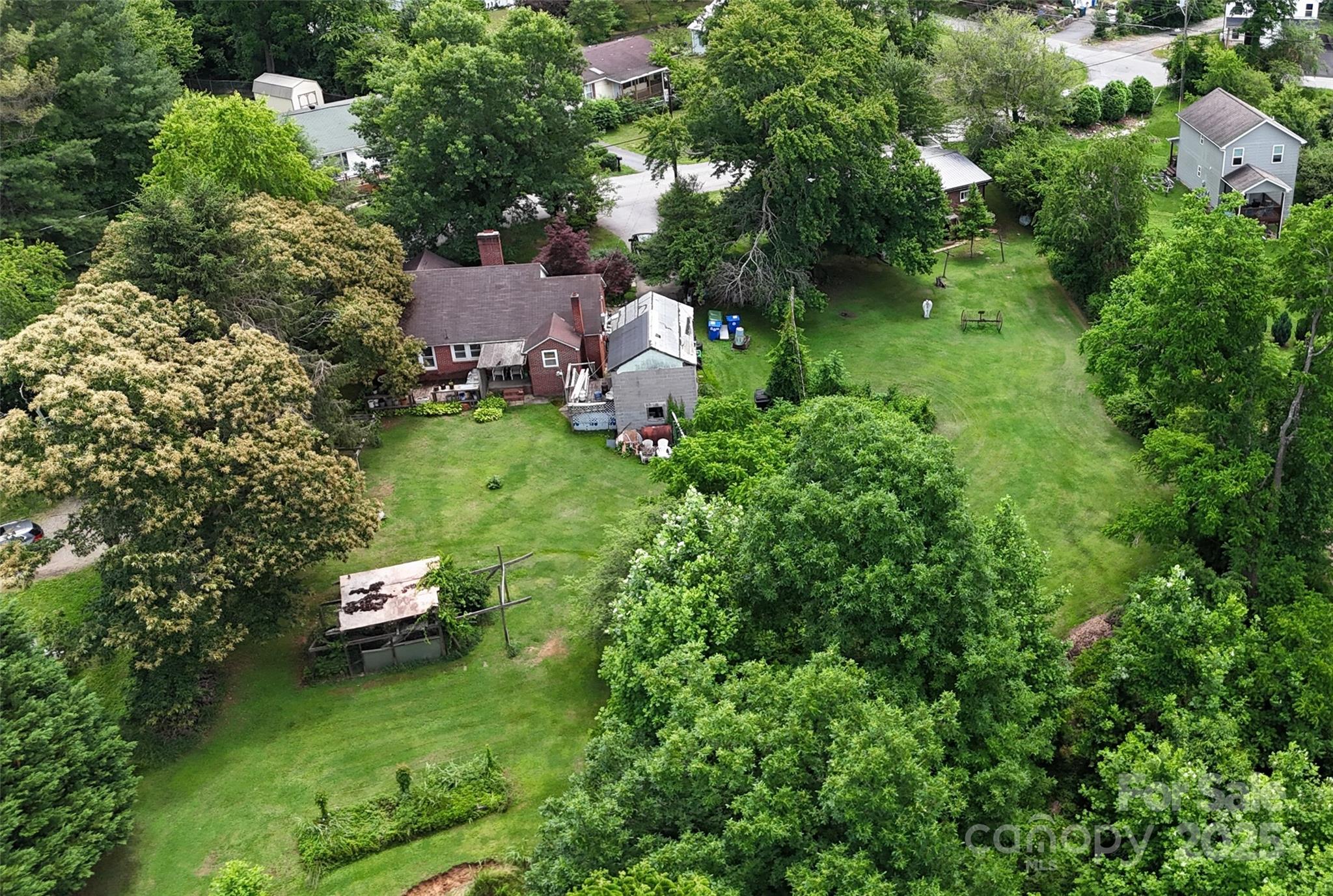 21 Maple Avenue