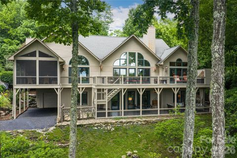Photo of 305 Piney Knoll Lane, Hendersonville, NC 28739 (MLS # 4386427)