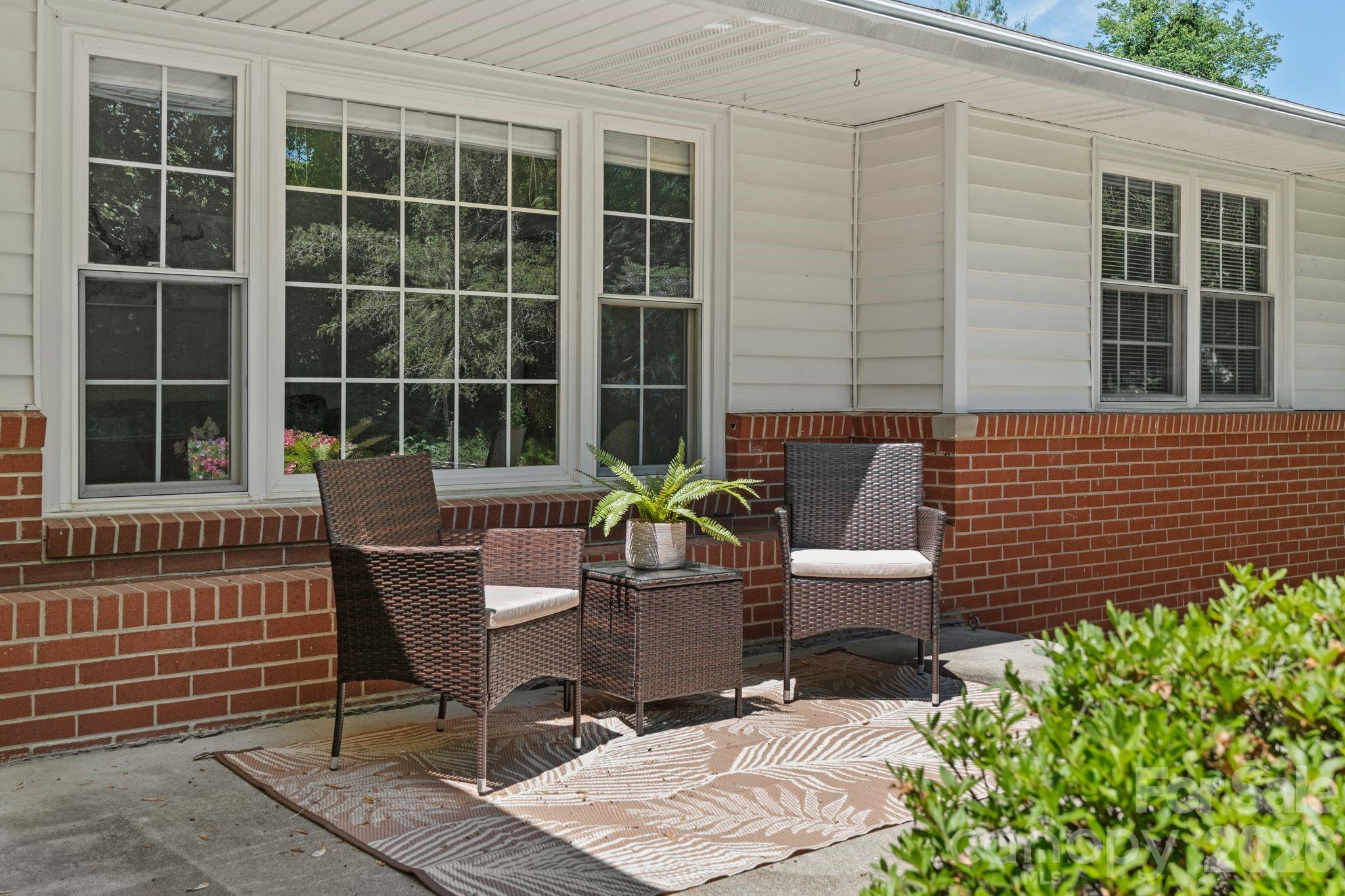 107 Appledore Avenue