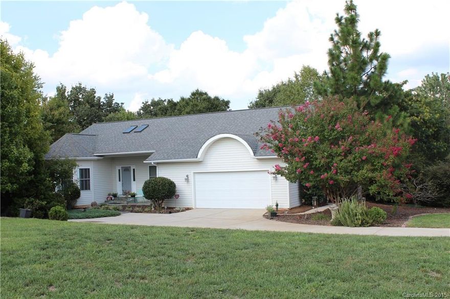 Delightful home w/wonderful landscaping & koi pond gives amazing appeal to anyone who enjoys nature & the sounds of the Rocky River with 300' backing up to the property. You can actually sit outside on the large deck & hear the rush of the water. This is a home you won't find anywhere else. Custom home w/quaint touches.  Immaculate.  F/P in  Kitchen is open to foyer & DR.  2 Dishwashers. Huge DR & lots of natural light.  Sky lights in foyer & Mstr Bath. Massive living space in walkout basement.