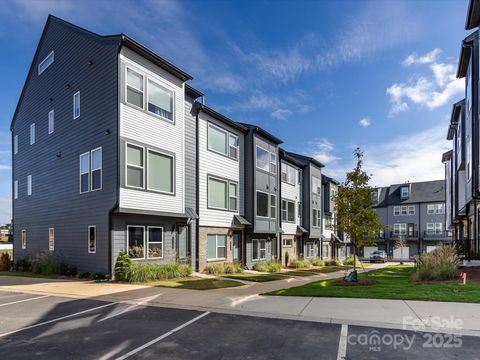 Photo of 5719 Castlerea Drive, Charlotte, NC 28217 (MLS # 4311246)