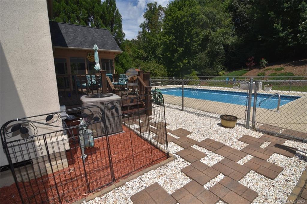 WOODMERE - Residential