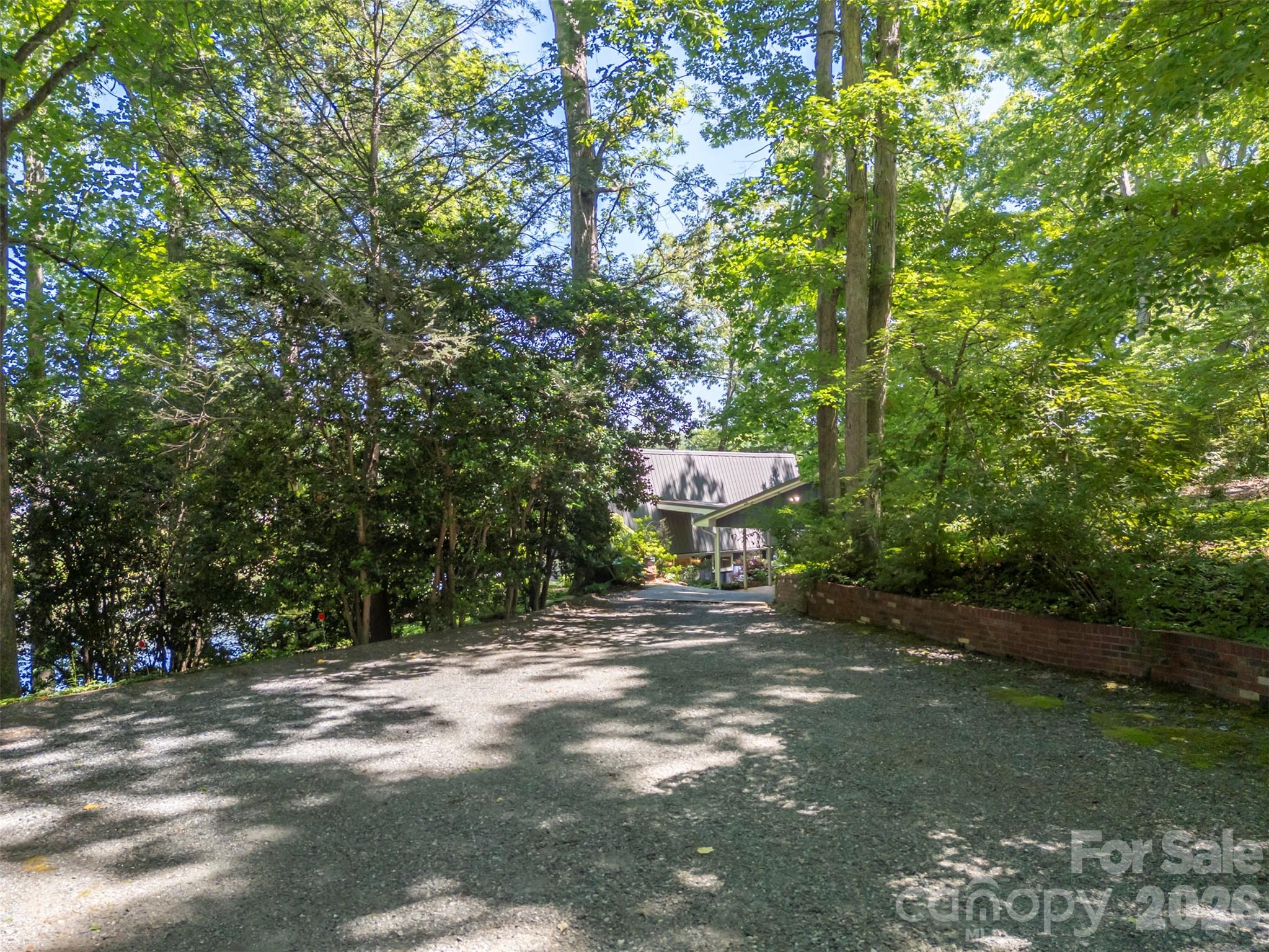 377 Kingswood Drive
