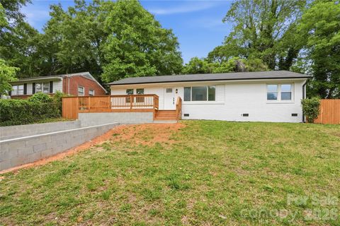 Photo of 921 Green Circle Drive, Gastonia, NC 28054 (MLS # 4373912)