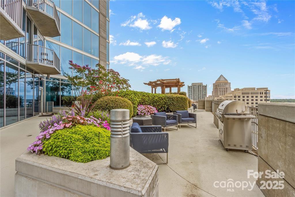 Avenue Condominiums - Residential