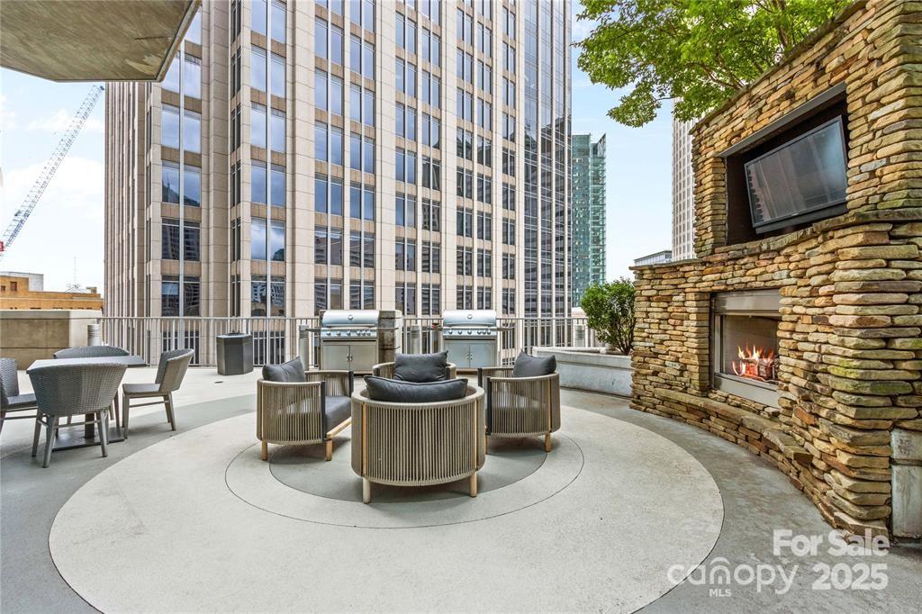 Avenue Condominiums - Residential