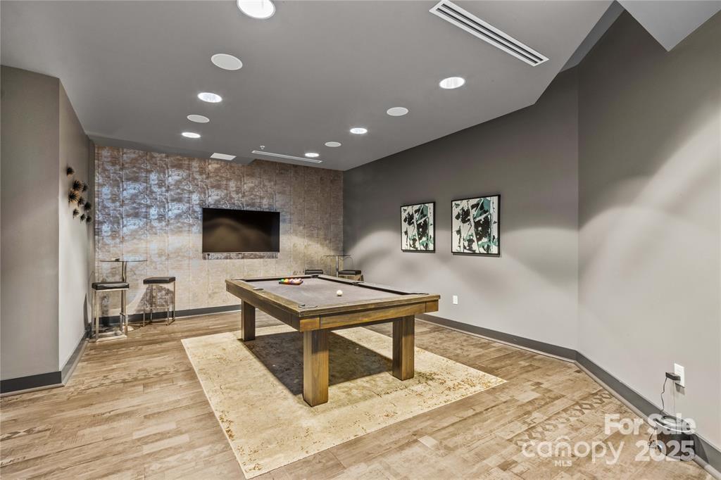 Avenue Condominiums - Residential