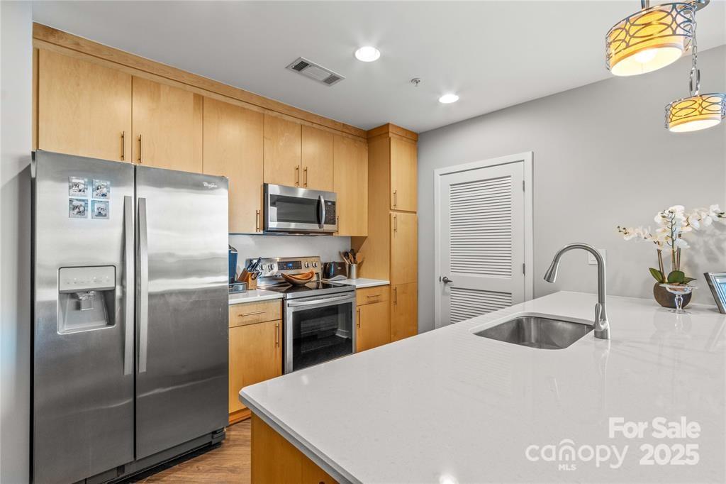 Avenue Condominiums - Residential