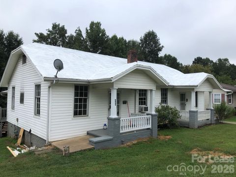 Photo of 660 E Sharpe Street, Statesville, NC 28677 (MLS # 4381073)