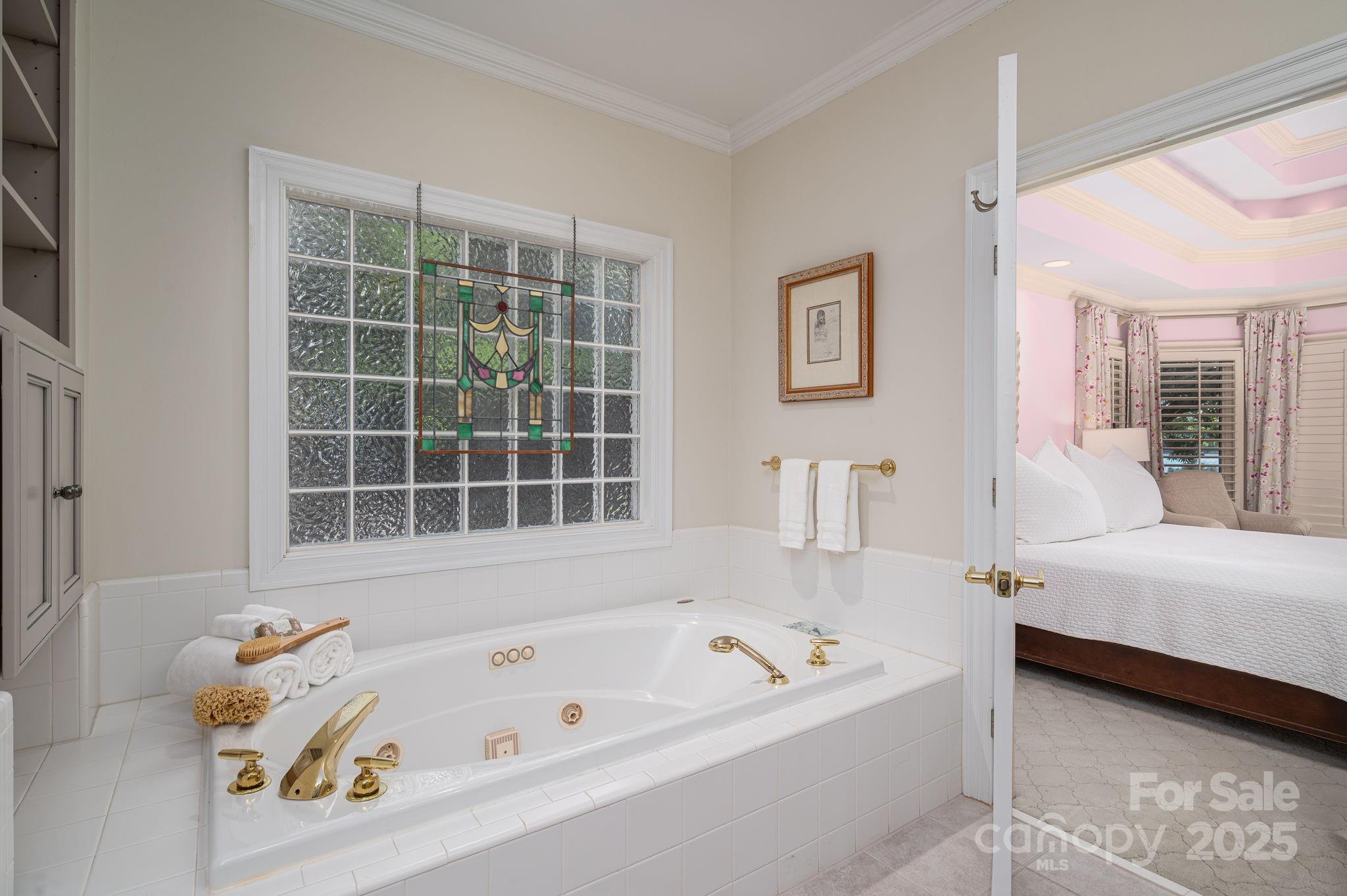 The Peninsula - Residential