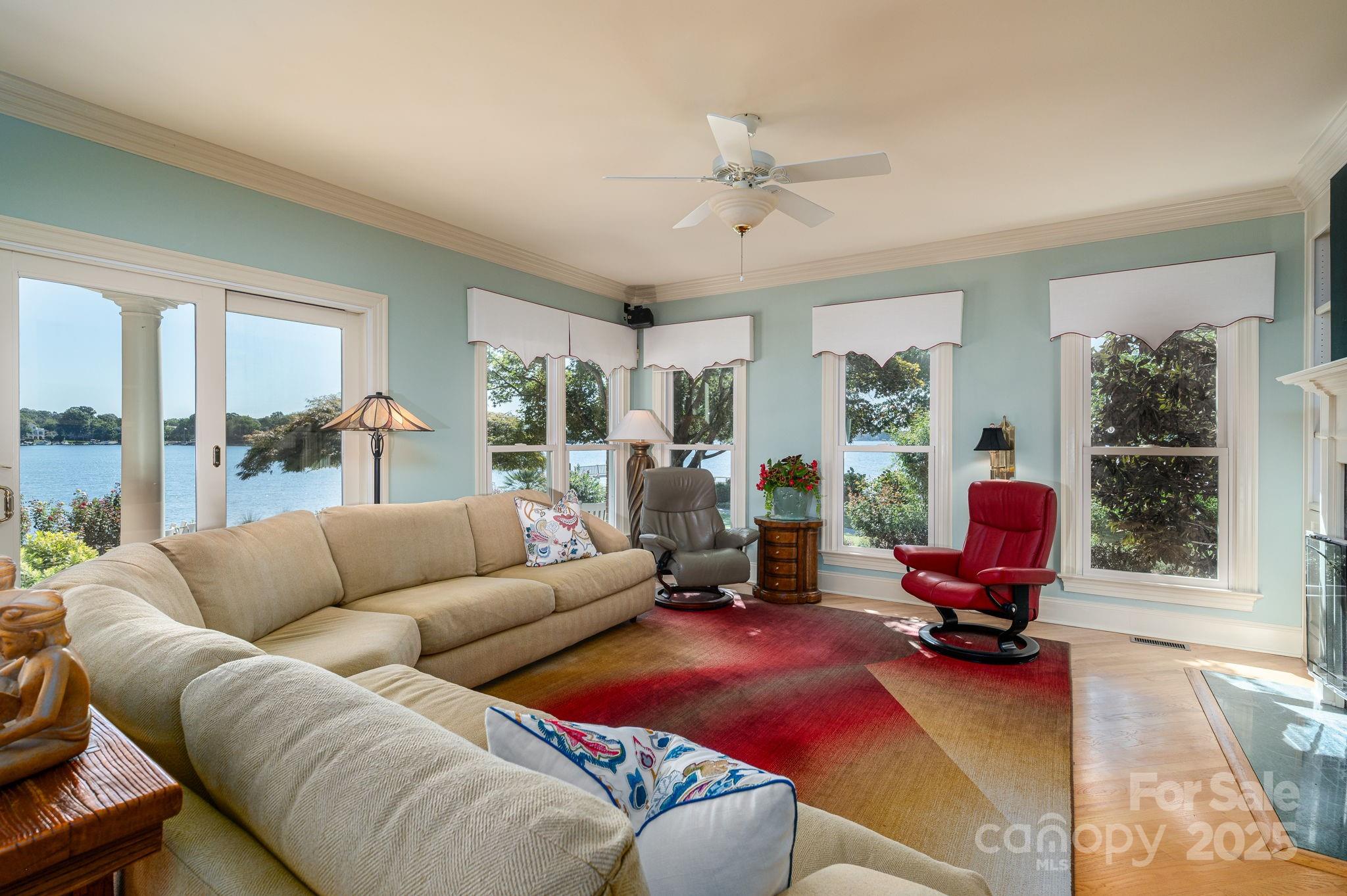 The Peninsula - Residential