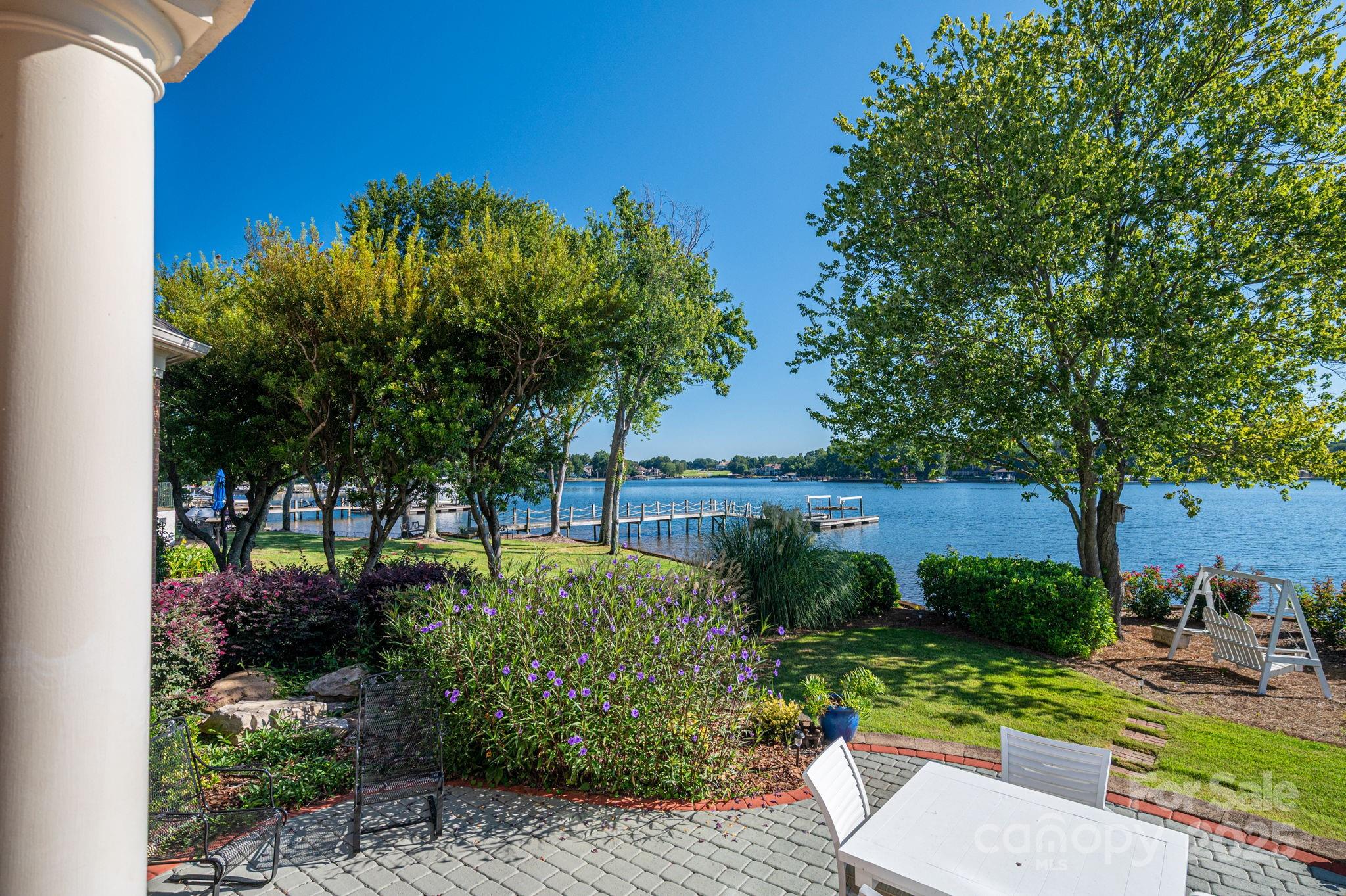 The Peninsula - Residential