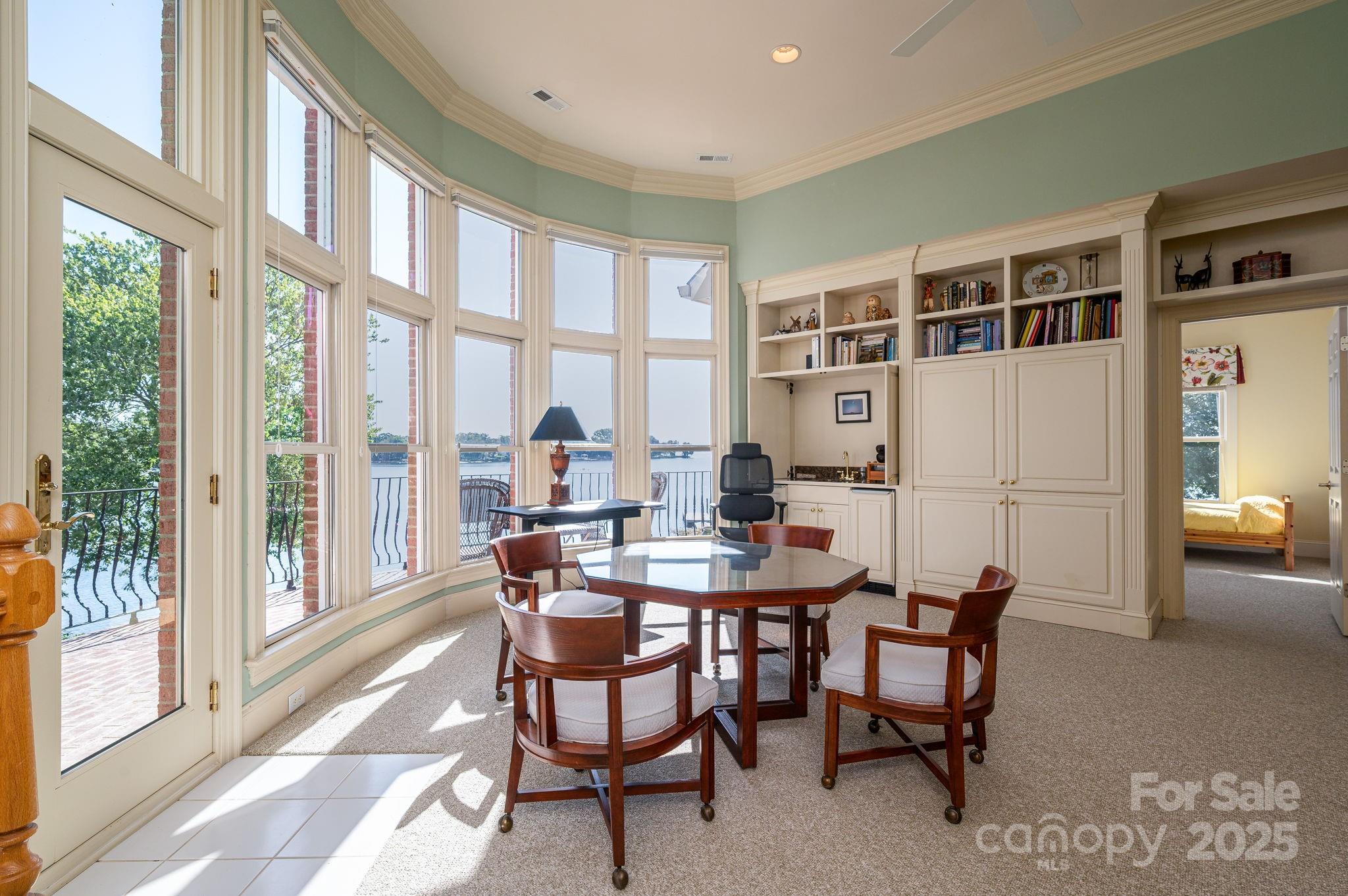 The Peninsula - Residential