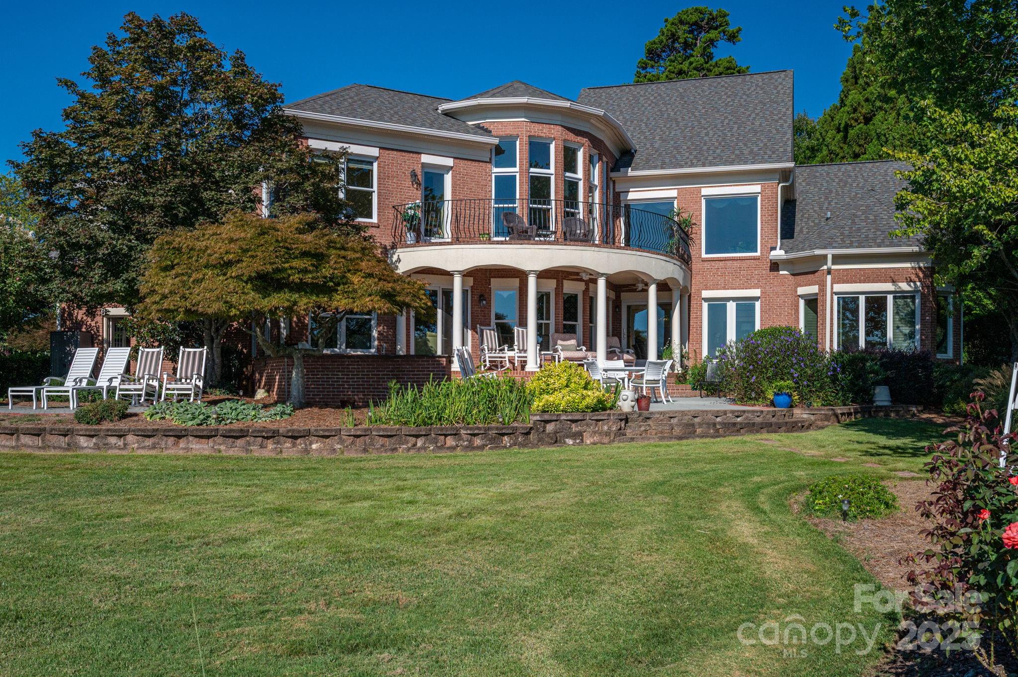 The Peninsula - Residential