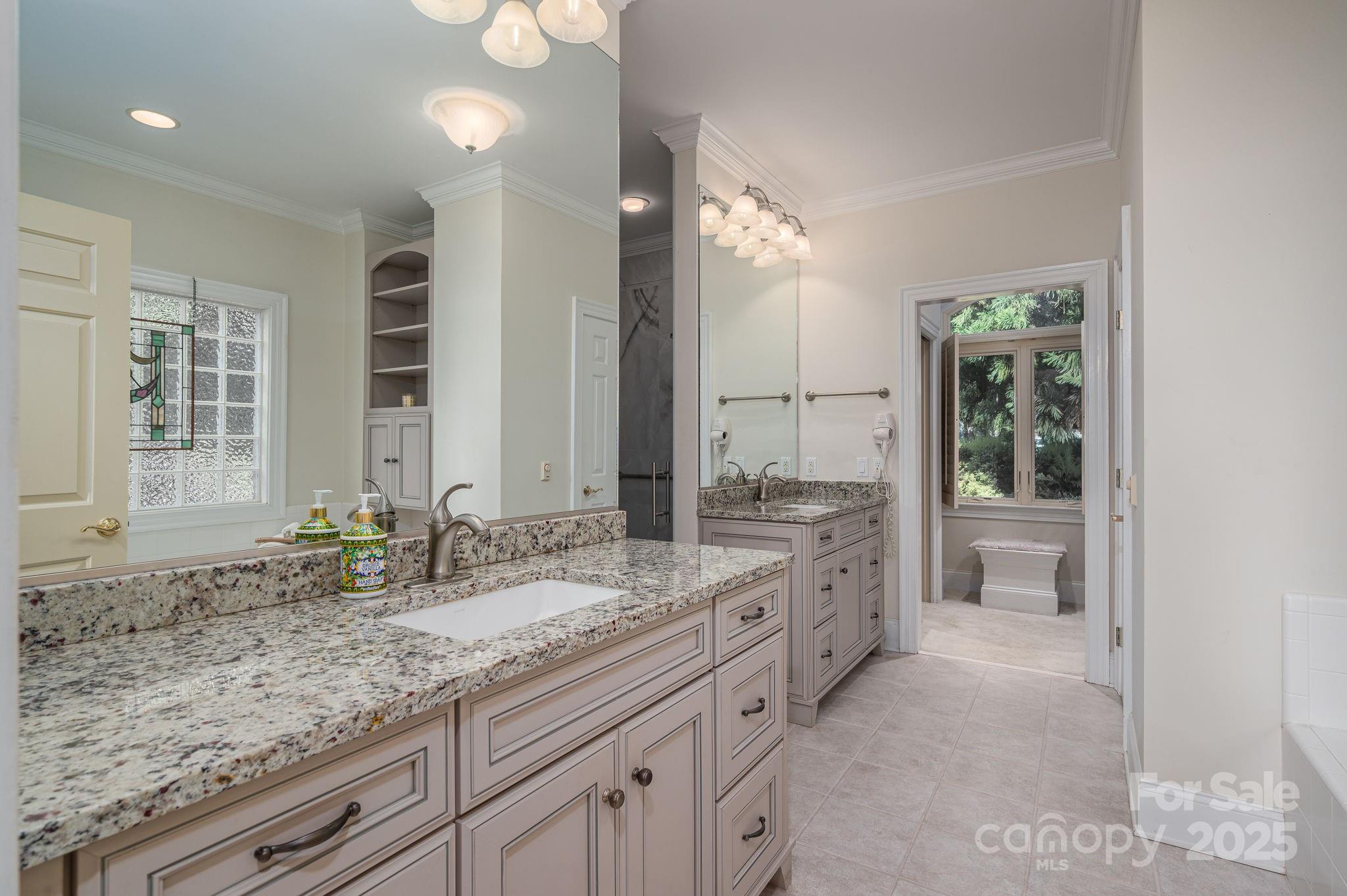 The Peninsula - Residential