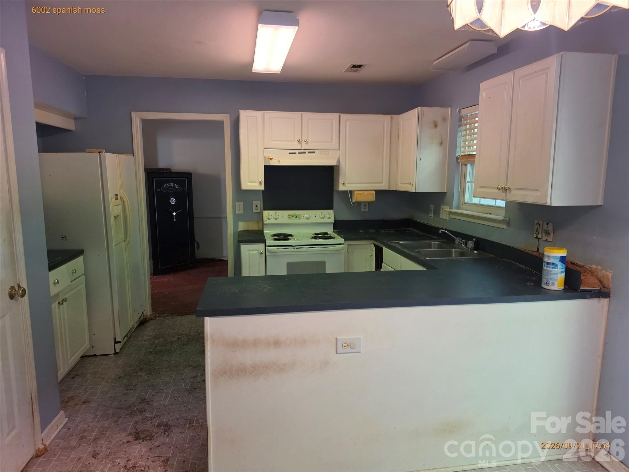 6002 Spanish Moss Lane