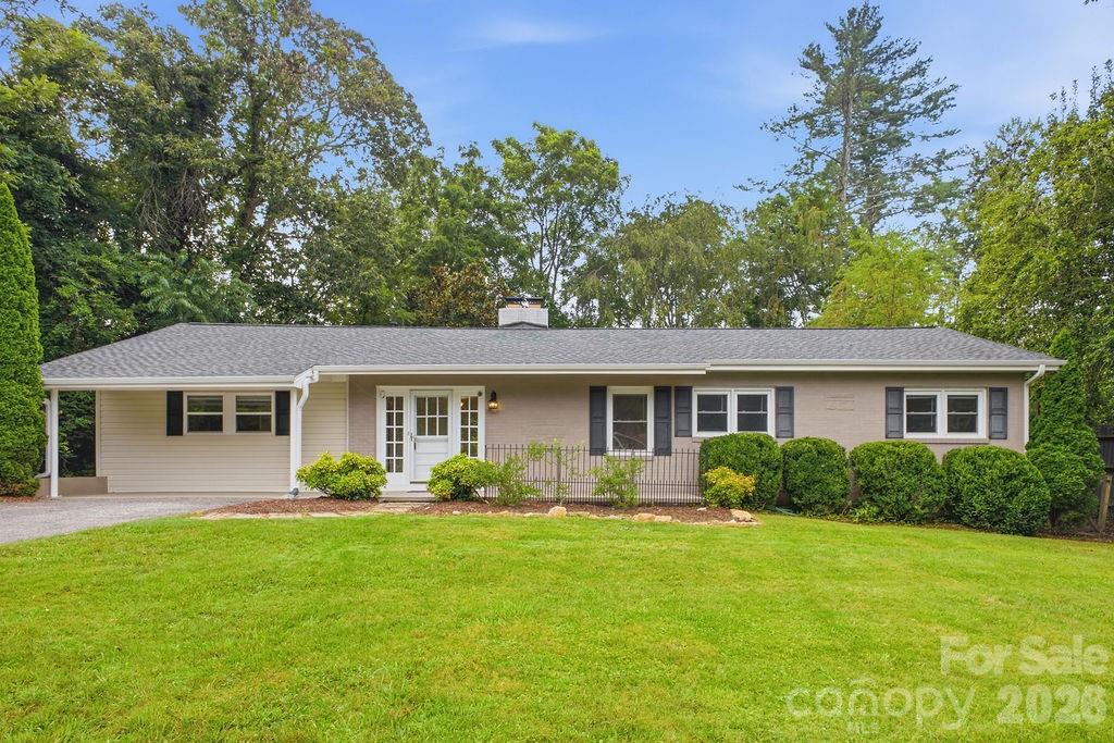 216 Lyndale Road, Hendersonville, NC, 28739