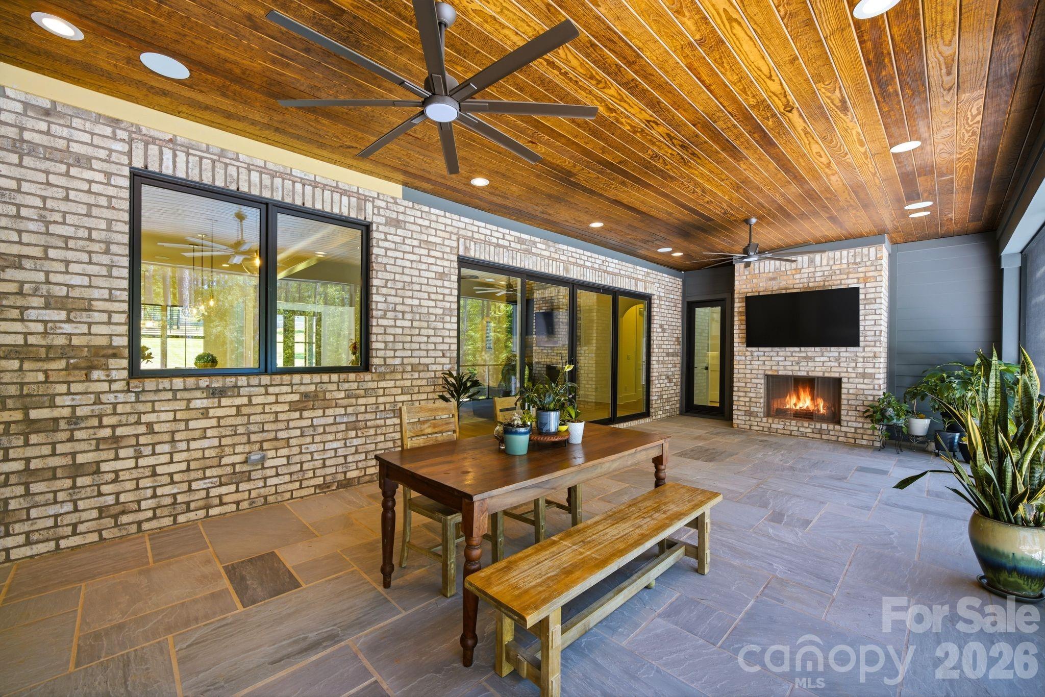 Riverchase Estates - Residential