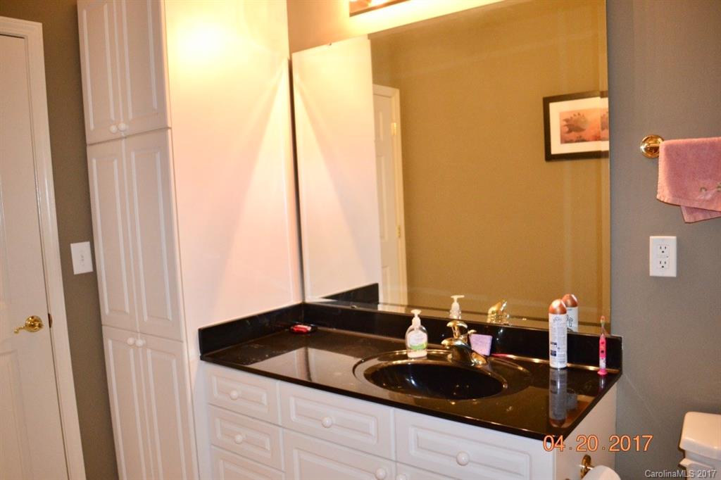 Mint Lake Village - Residential Lease