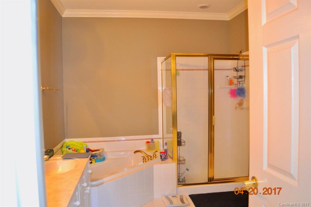 Mint Lake Village - Residential Lease