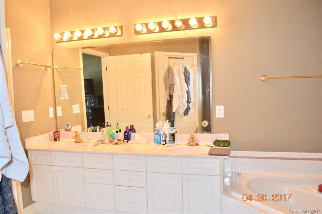 Mint Lake Village - Residential Lease