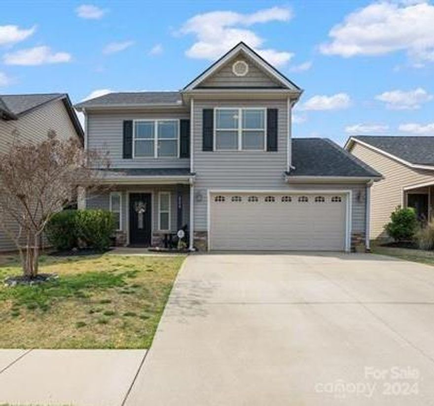 Traditional 2 story home in Mistwood Falls. 3 Beds, 2.5 Baths. Hardwood floors in kitchen & dining room, granite counter tops and 12x12 covered patio with a fenced backyard.