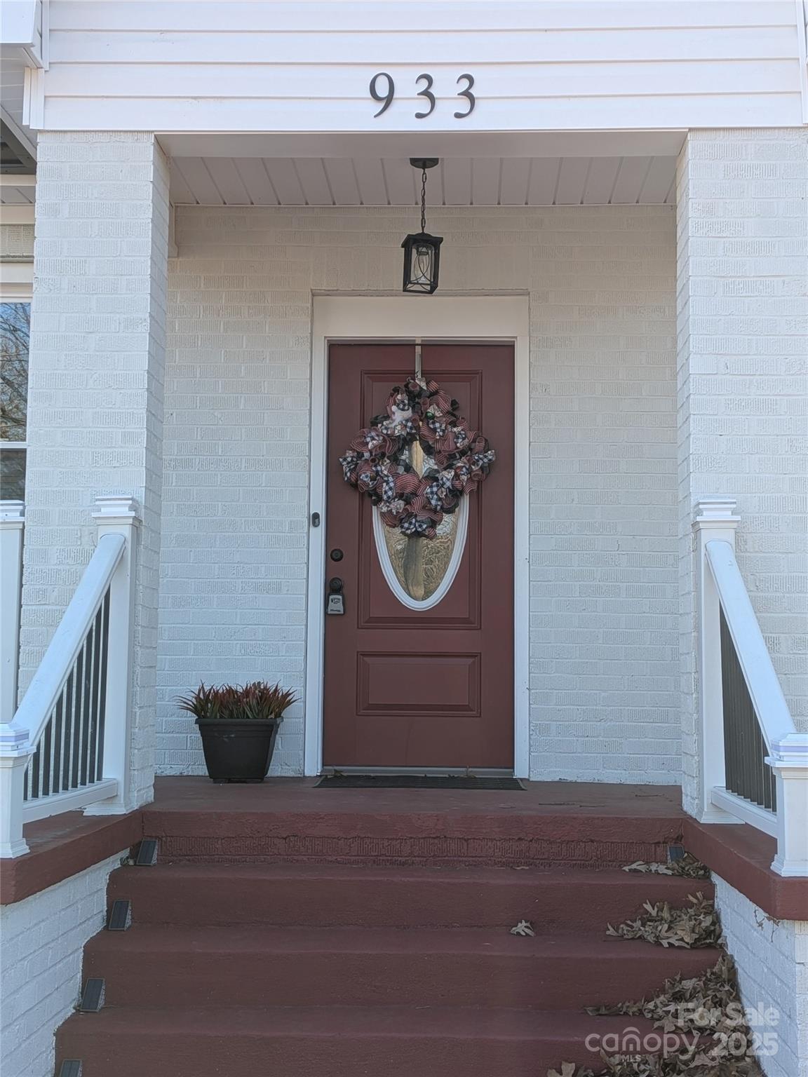 933 W Warren Street W W