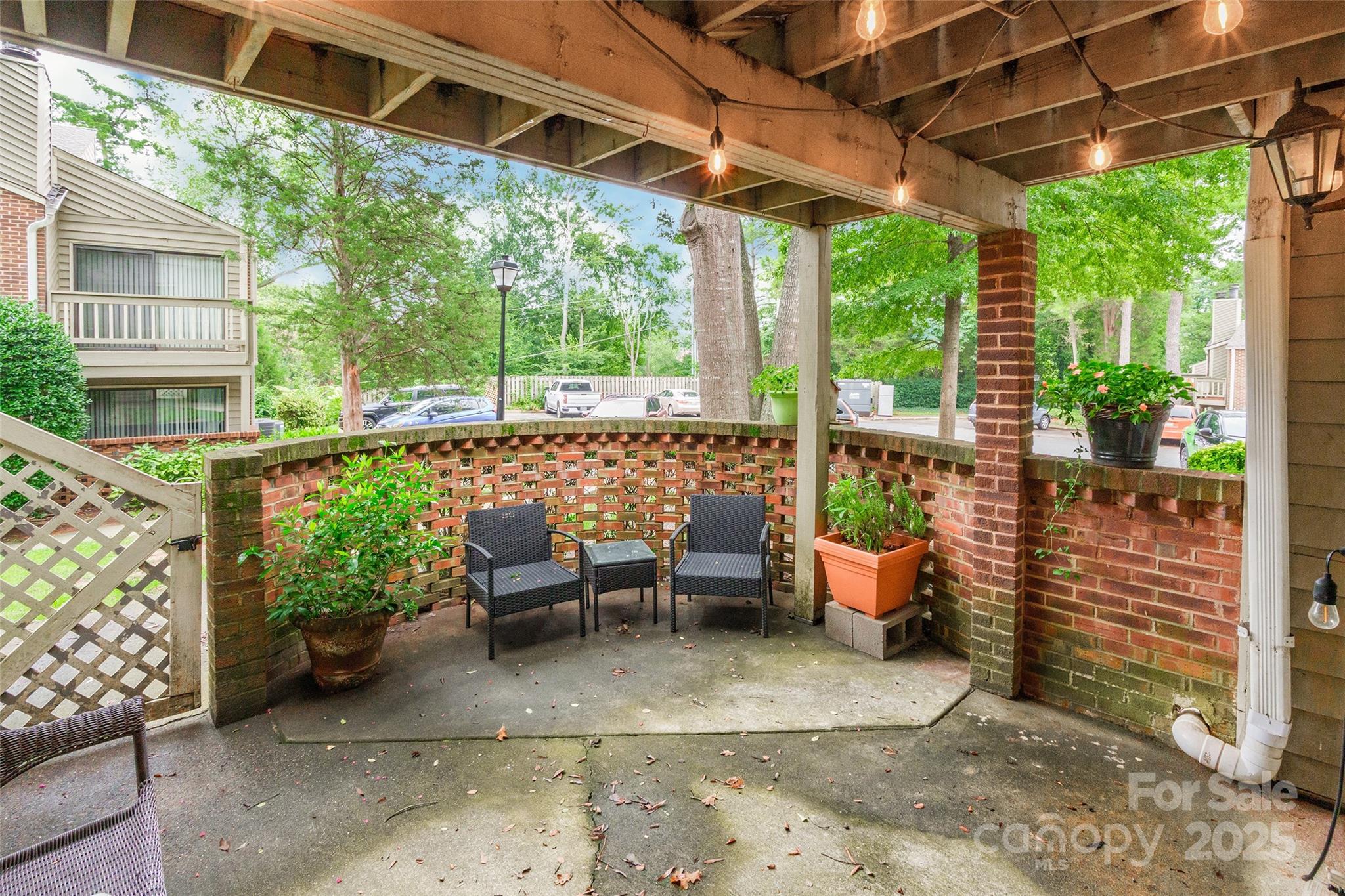 1604 Sharon Road W 23