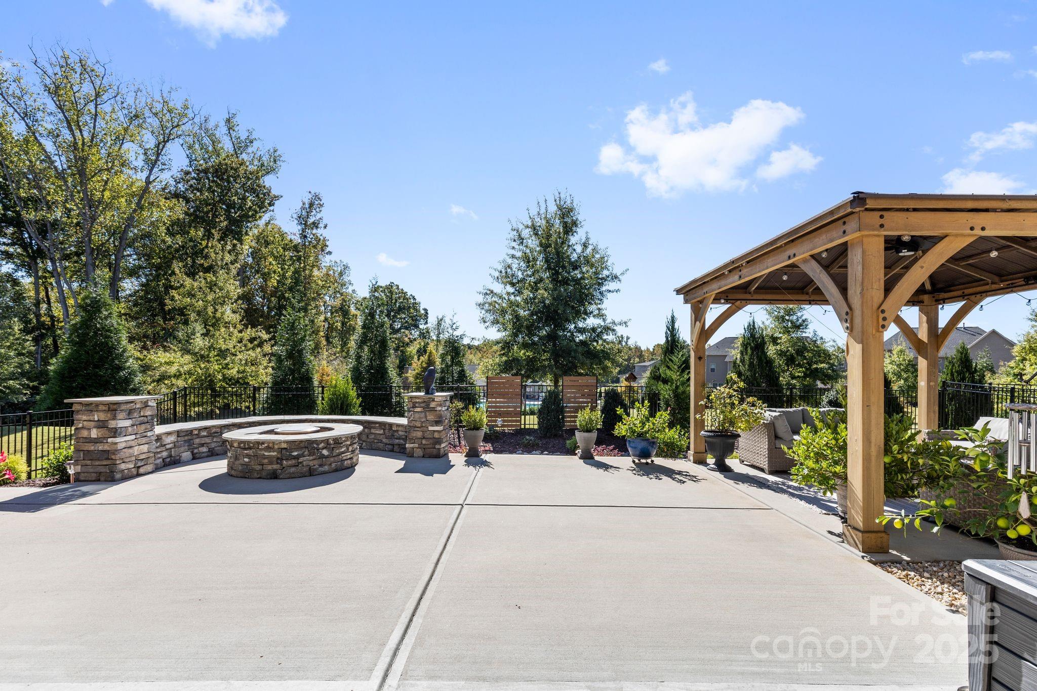 Queensbridge - Residential