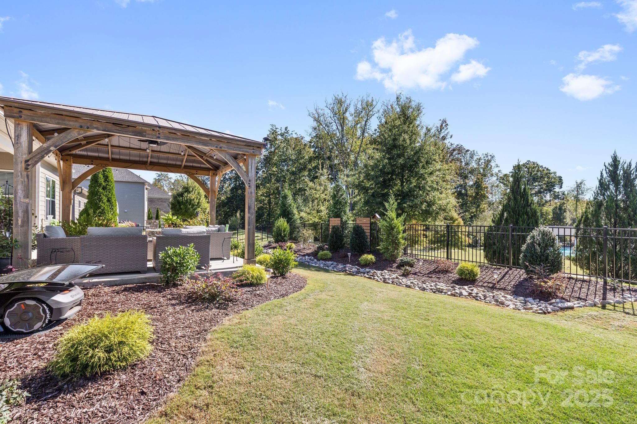 Queensbridge - Residential