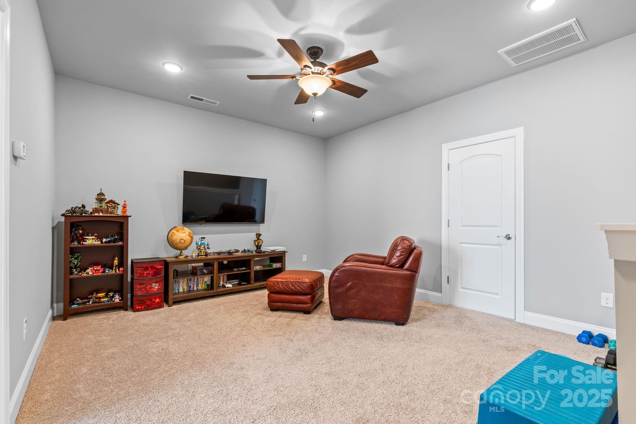 Queensbridge - Residential