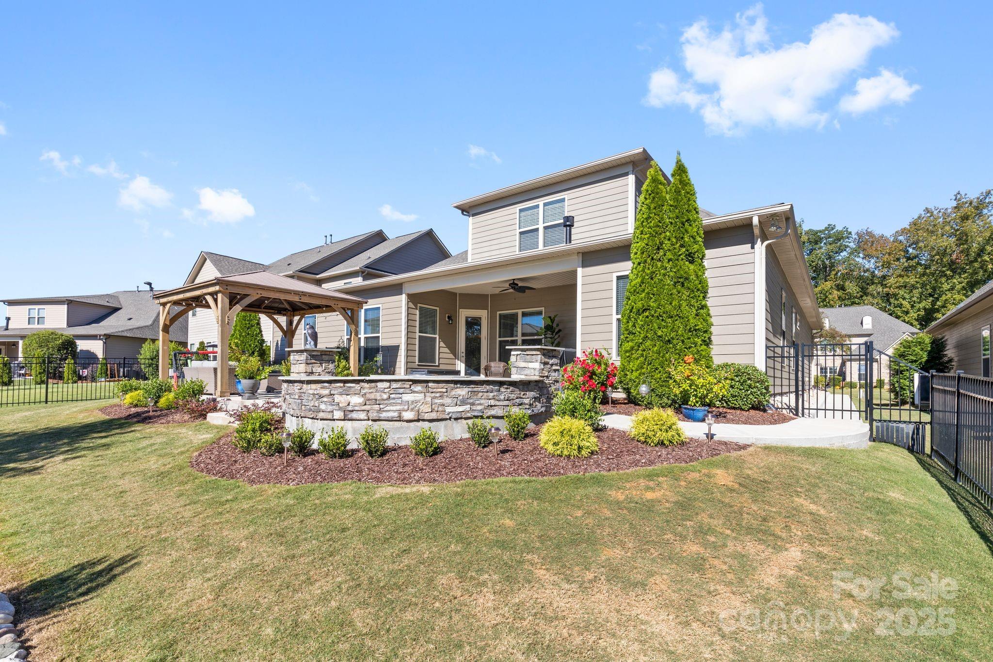 Queensbridge - Residential