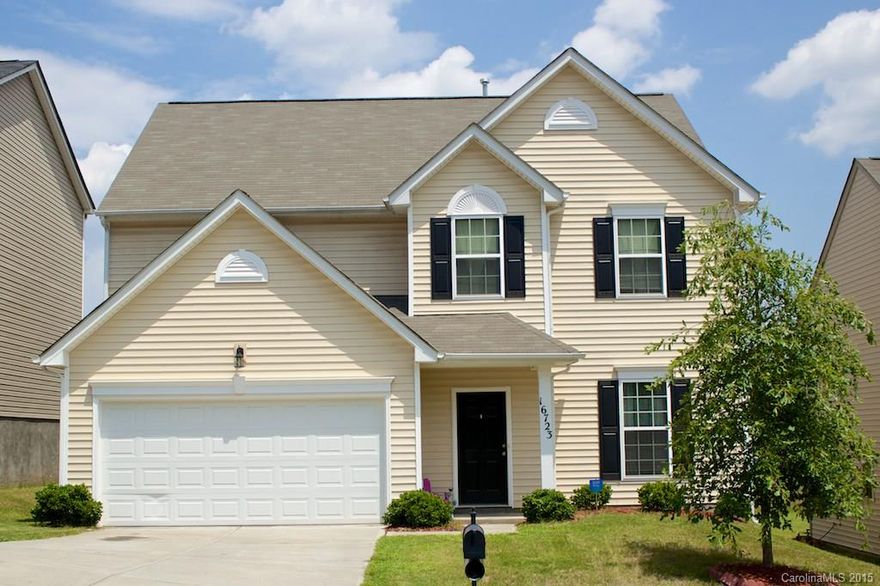 Amazingly affordable home in the Steele Creek area.  This home sits on a large lot.  It features three large bedrooms with a huge loft.  There is a private dining room.  Meanwhile the kitchen is open into the living room and eat-in-kitchen.  Home is a great value with a ton of potential.  Minutes away from the Rivergate Shopping Center.