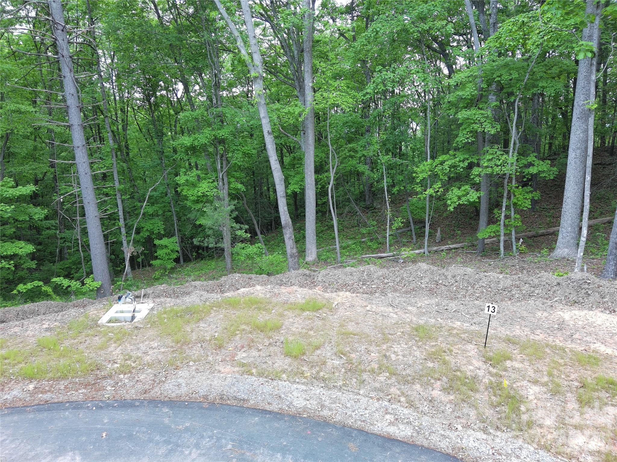 000 Northview Drive 13